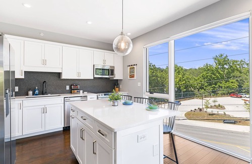 Historic Montford Condo | The Heron - Charming 2-bedroom condo in Asheville with elevator and roof deck