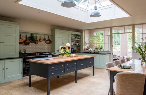 Cheltenham House | The Hewletts is an impeccably restored and exquisitely-presented Georgian manor home