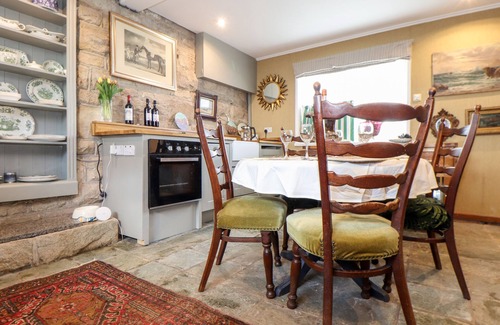 Goldsithney House | THE HEXAGON HOUSE, pet friendly, with hot tub in Goldsithney