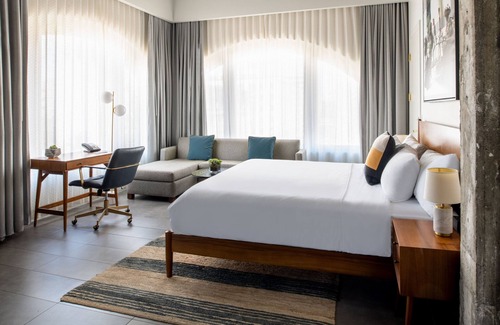Downtown Portland Hotel | The Hi-Lo, Autograph Collection