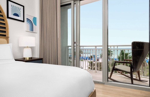 Clearwater Beach Resort | The Hiatus Clearwater Beach, Curio Collection By Hilton