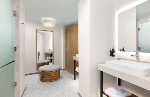 Clearwater Beach Resort | The Hiatus Clearwater Beach, Curio Collection By Hilton
