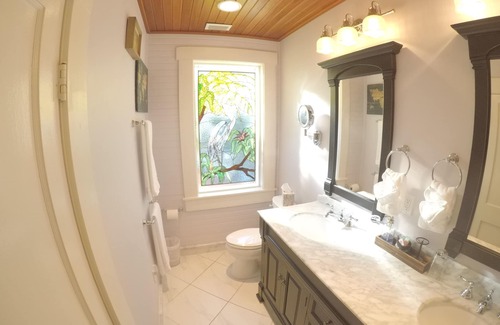Fort Myers River District Bed & Breakfast | The Hibiscus House