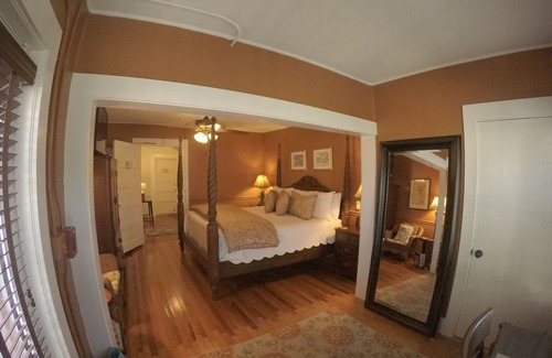 Fort Myers River District Bed & Breakfast | The Hibiscus House