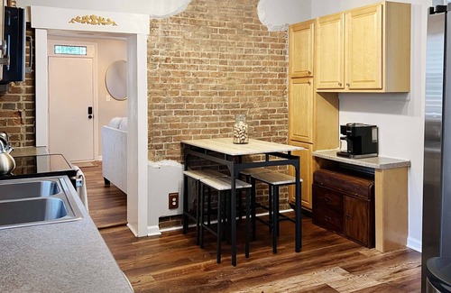 South Park House | The Hickory House located in Historic South Park