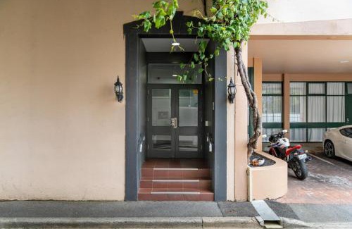 Adelaide Central Business District Hotel | The Hidden Gem - Adelaide CBD