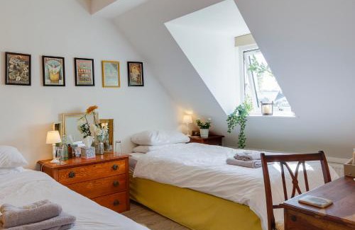 Stroud House | The Hidden House