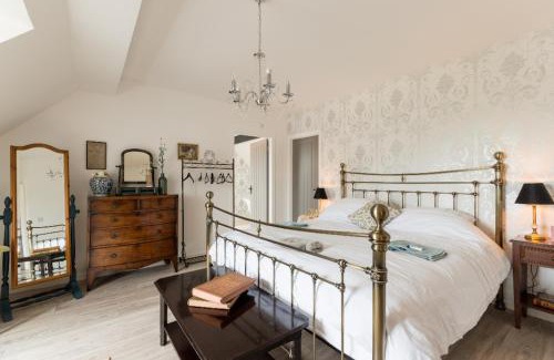 Stroud House | The Hidden House