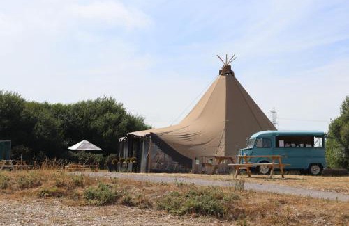 Holworth House | The Hide