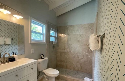 Estate Hull Cottage | The Hideaway-Beachfront Cottage #6