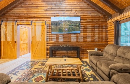 Gumlog Cabin | The Hideaway Cabin at Hartwell