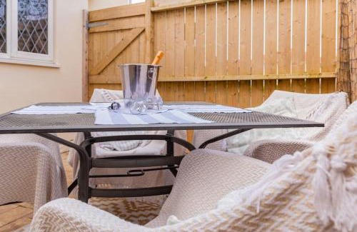 Thornton-Cleveleys House | The Hideaway