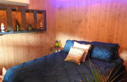 Alix Cabin | The Hideaway @ Horsehead Lake