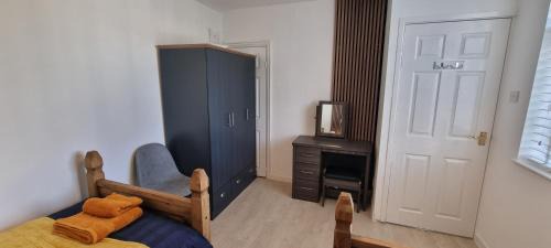 Southport Apartment | The Hideaway ll private garden Quiet Central