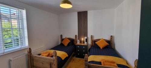 Southport Apartment | The Hideaway ll private garden Quiet Central