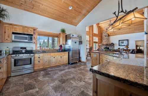 Island Park Cabin | The Hideaway Lodge