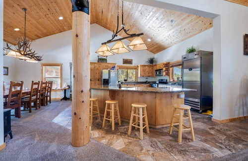 Island Park Cabin | The Hideaway Lodge