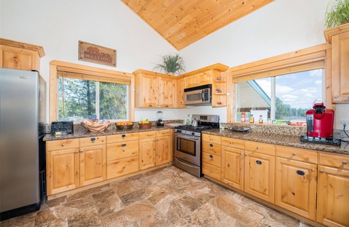 Island Park Cabin | The Hideaway Lodge