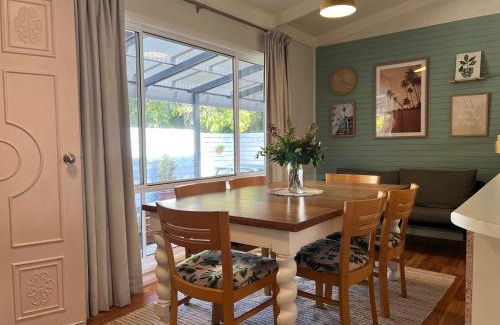 Waterhouse House | The Hideaway Long Beach - WIFI