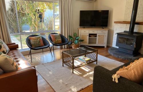 Waterhouse House | The Hideaway Long Beach - WIFI