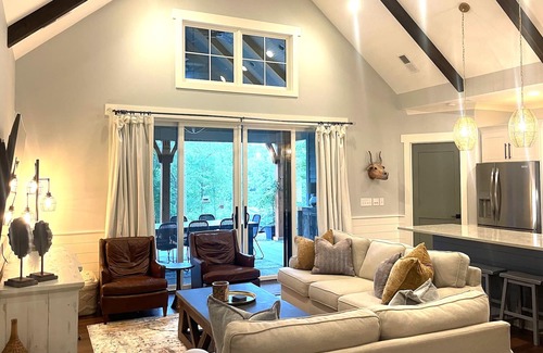 Salem House | The Hideaway on Lake Keowee