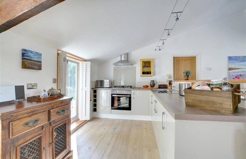 Worth House | The Hideaway - One Bedroom House, Sleeps 2