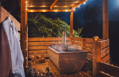 Saint Columb Major Cottage | The Hideaway & Spa Terrace at Tregoose Old Mill