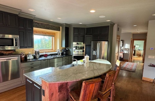 Big Sky House | The Hideout - A cozy, Ski in/Ski out home in Big Sky with Elevator