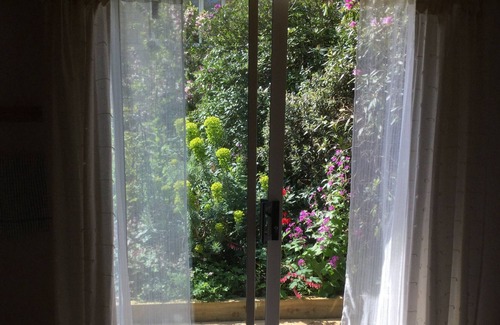 Newport Cabin | THE HIDEOUT Brighstone IOW Studio style cabin Rural Quiet. Downs Beaches 10 mins