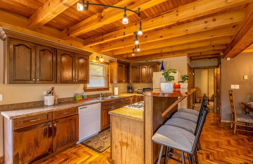 Snowshoe House | The Hideout near Snowshoe Resort