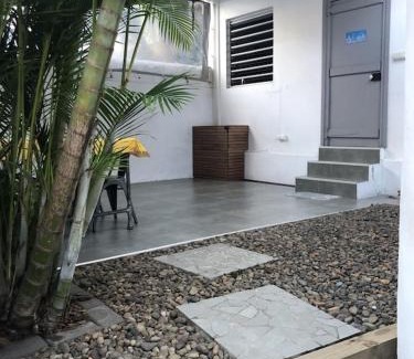 Noumea House | The Hideway