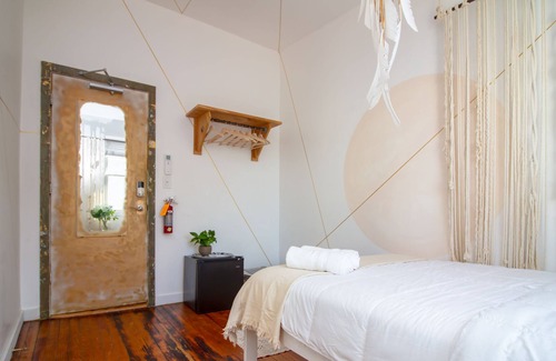 Queens Condo | The High Tide Studio #1 Studio Bedroom Hotel Room by Redawning