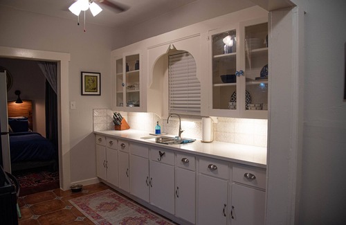 Denver Heights Apartment | The HighHouse - 2 miles to Downtown, 1/1 Historic Duplex
