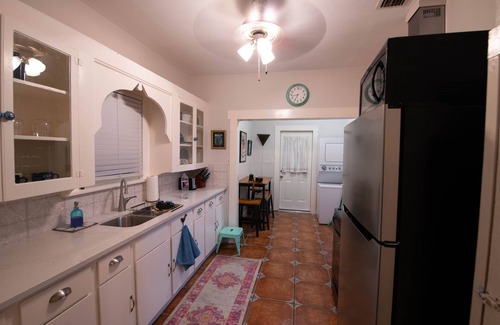 Denver Heights Apartment | The HighHouse - 2 miles to Downtown, 1/1 Historic Duplex