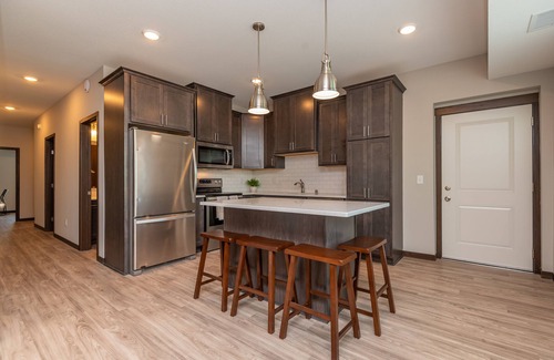 Merriam Park Apartment | The Highline Apartments 2 Bed/ 2 Bath