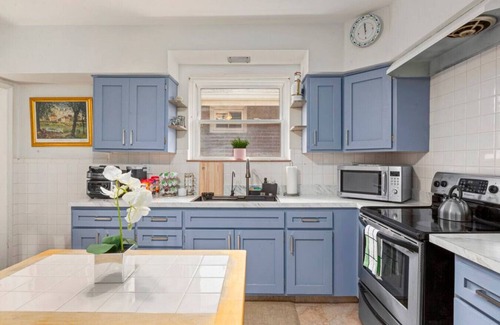 Southwest Garden House | The Hill | 2 Bed 2 Bath | Private Home