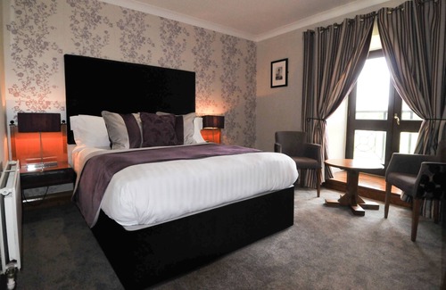 Widnes Hotel | The Hillcrest Hotel