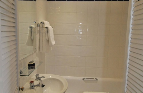 Widnes Hotel | The Hillcrest Hotel