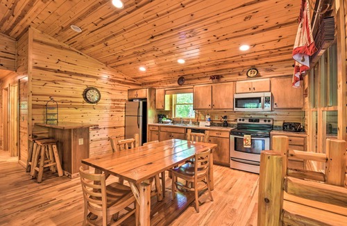 Helen Cabin | ‘The Hillside’ at the Sautee Mountain Retreat