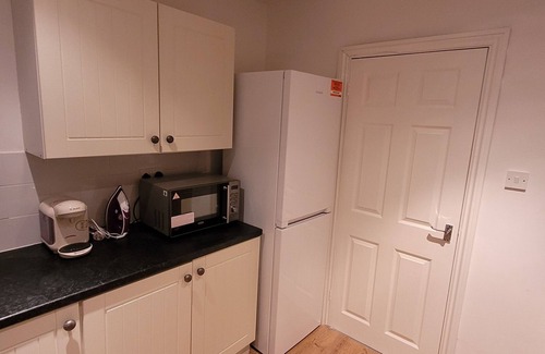 King's Norton Apartment | The Hillside - Cosy 2 Bedroom Apartment King's Norton Birmingham
