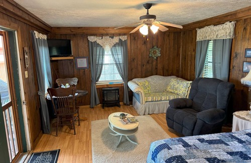 Mountain View Cabin | The Hilltop Cabins - Granny's