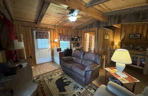 Mountain View Cabin | The Hilltop Cabins - Birdsong