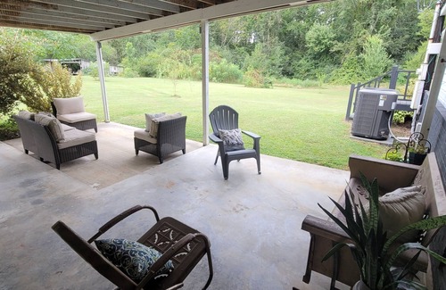 Athens House | The Hillway House of Athens-Pet Friendly, 3mins from I65!