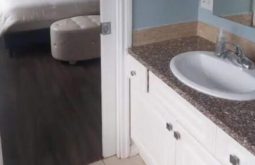 North Cowichan House | The Hilton House - Bright sunny, 3 bedroom home.