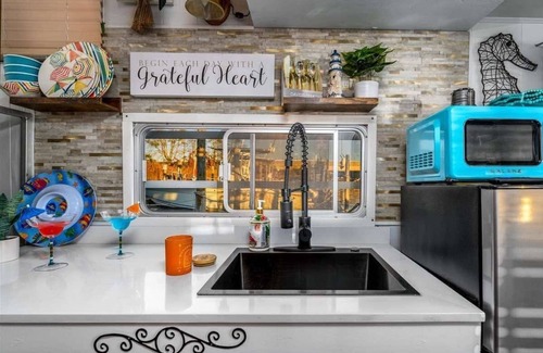 Point Pleasant Boat Rental | The Hilton of Houseboats