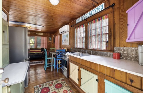 Windy Hill Cabin | The Hippie Hideaway- Betsy in Windy Hill NMB,