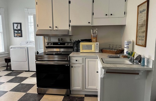 Whiteville Apartment | The Historic Crutchfield Upstairs Apartment