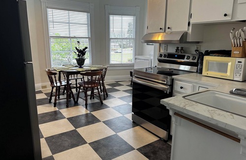 Whiteville Apartment | The Historic Crutchfield Upstairs Apartment