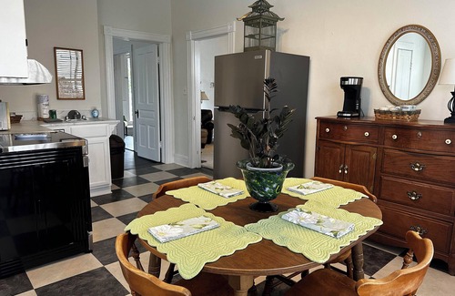 Whiteville Apartment | The Historic Crutchfield Upstairs Apartment