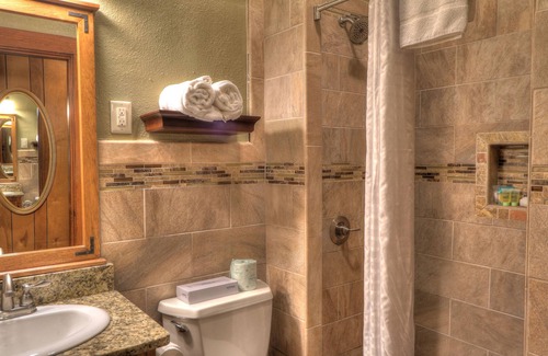 Gatlinburg Hotel | The Historic Gatlinburg Inn